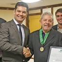 Lula recebe medalha por fortalecimento da Defensoria Pública
