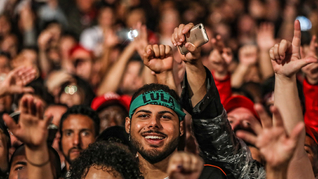 Povo ouve Lula em Curitiba. Foto: Ricardo Stuckert