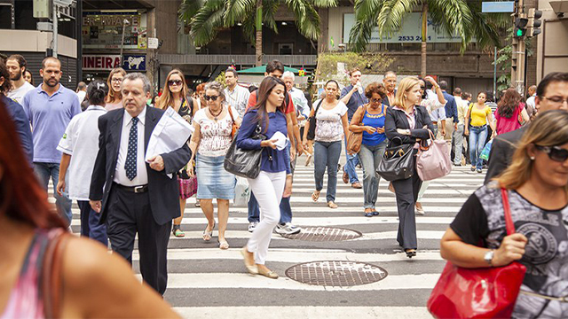 Desemprego despenca para 6,2% em dezembro; média anual de 6,6% é a menor já registrada