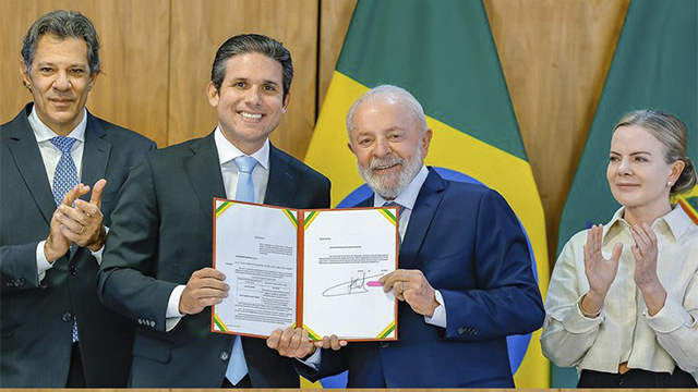 Governo Lula apresenta projeto para isentar de IR quem recebe até R$ 5 mil