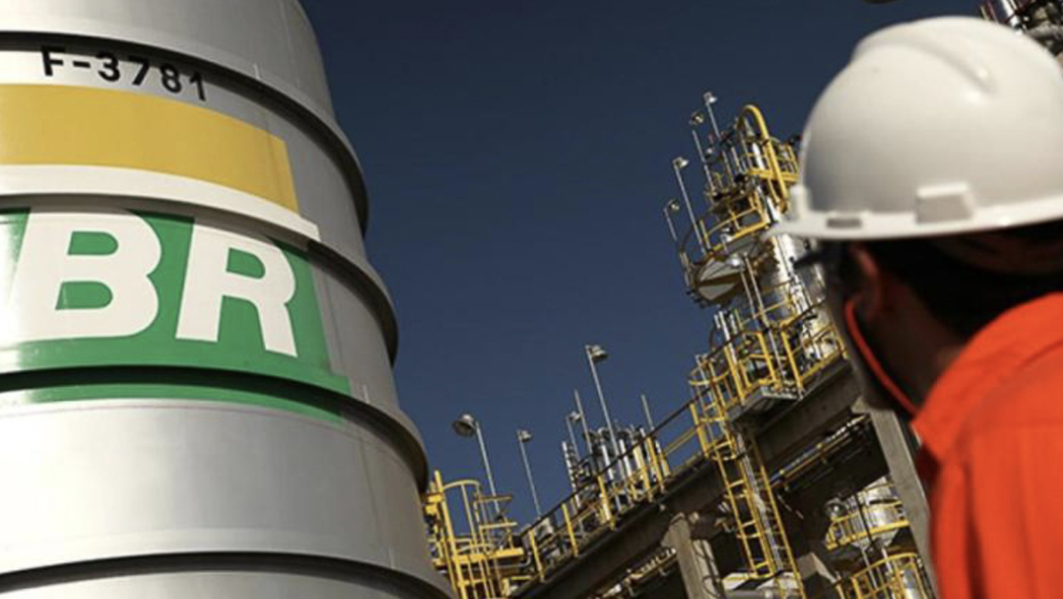 Cade suspende privatização de 5 refinarias da Petrobras