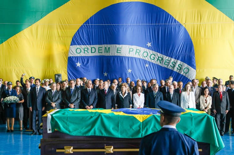 Presidenta Dilma Rousseff durante cerimônia de chegada a Brasília dos restos mortais do Presidente João Goulart. | Foto: Roberto Stuckert