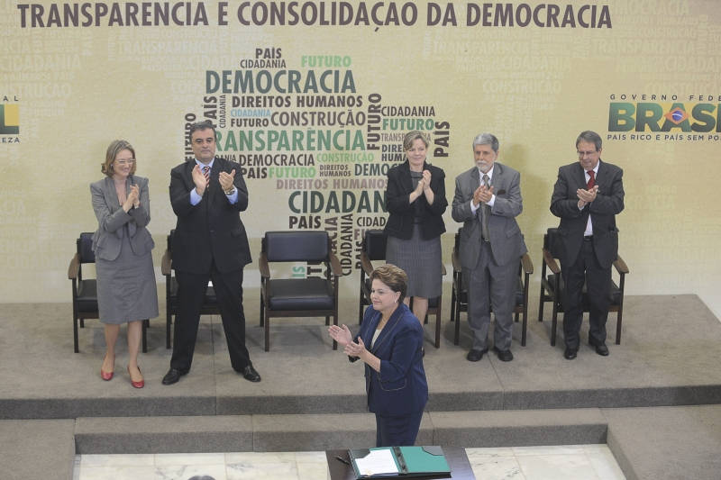 Dilma sanciona LAI e garante mais transparência nas informações governamentais. | Foto: Wilson Dias/Agência Brasil