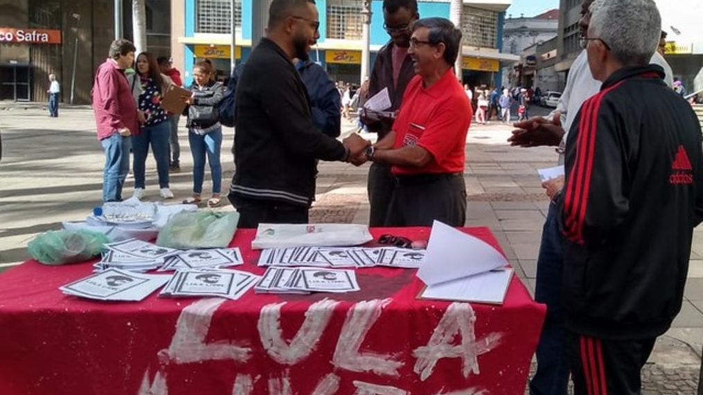 Mutirão Lula Livre levará abaixo-assinado às ruas