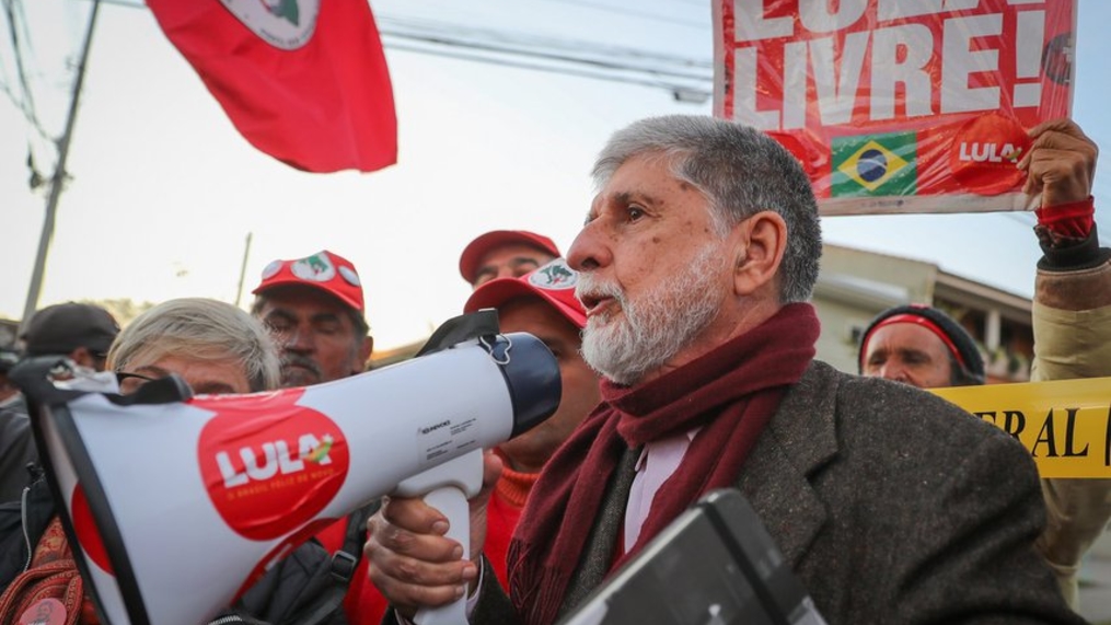 Amorim: Só Lula pode restabelecer o diálogo na sociedade