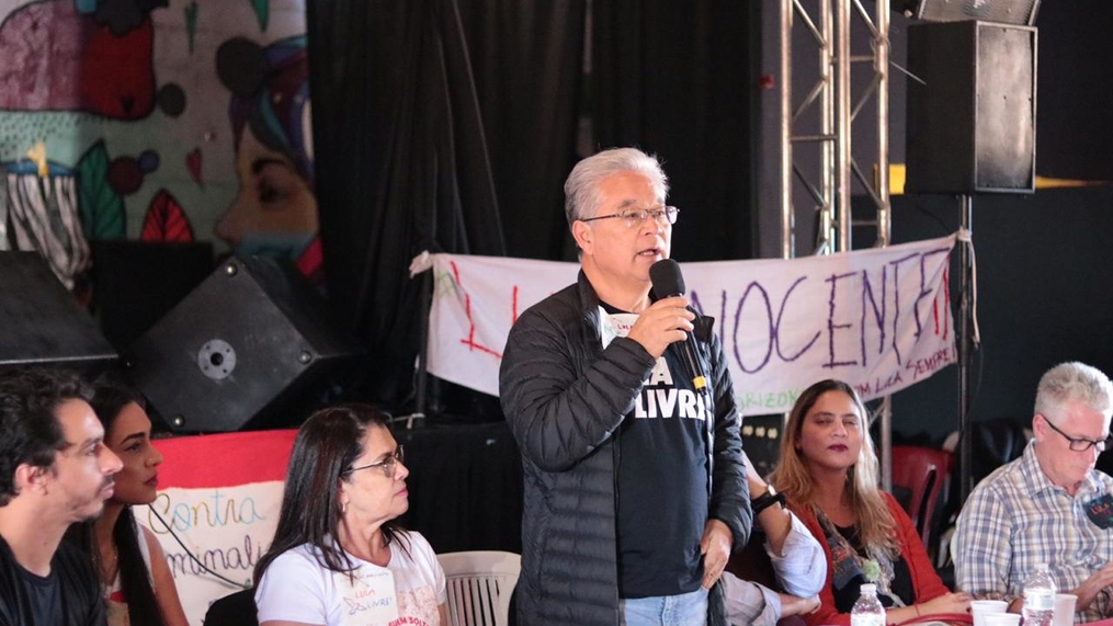  “Quando a gente odeia, a gente erra”, diz Okamotto sobre desrespeito ao luto de Lula