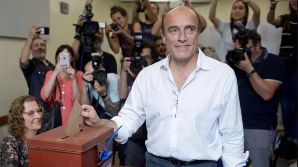 Boca de urna indica 2º turno nas eleições presidenciais do Uruguai