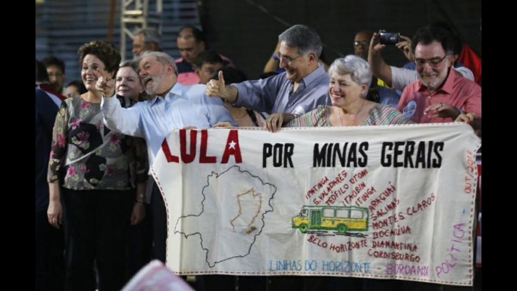 Bordadeiras de Belo Horizonte homenageiam Lula e Dilma