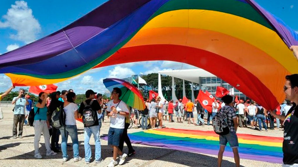 Brasil ainda tem muito a avançar na defesa dos direitos da população LGBT e na luta contra a violência