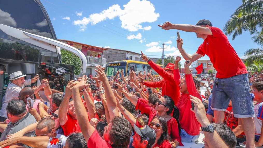 Caravana de Lula chega ao Rio de Janeiro