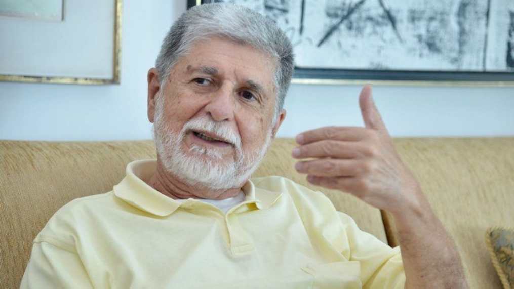 Comparar Lula a Bolsonaro é 'manobra pérfida', diz Amorim