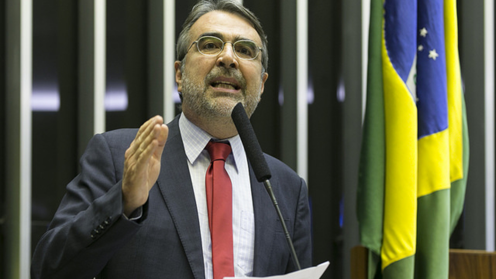 Crise na Petrobras foi fachada para vender ativos, diz Fontana