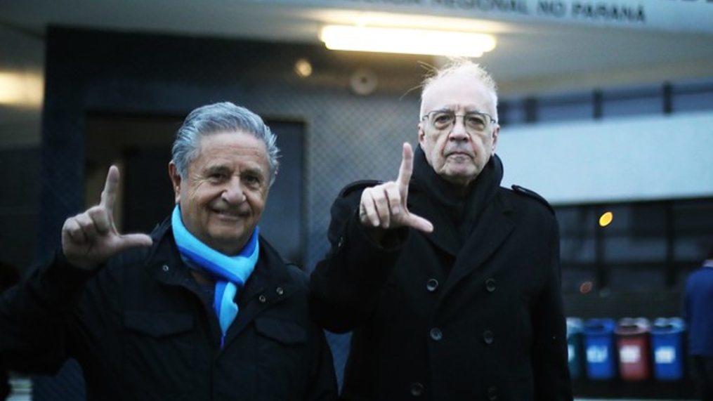 Dignidade não se negocia, diz Duhalde após visitar Lula