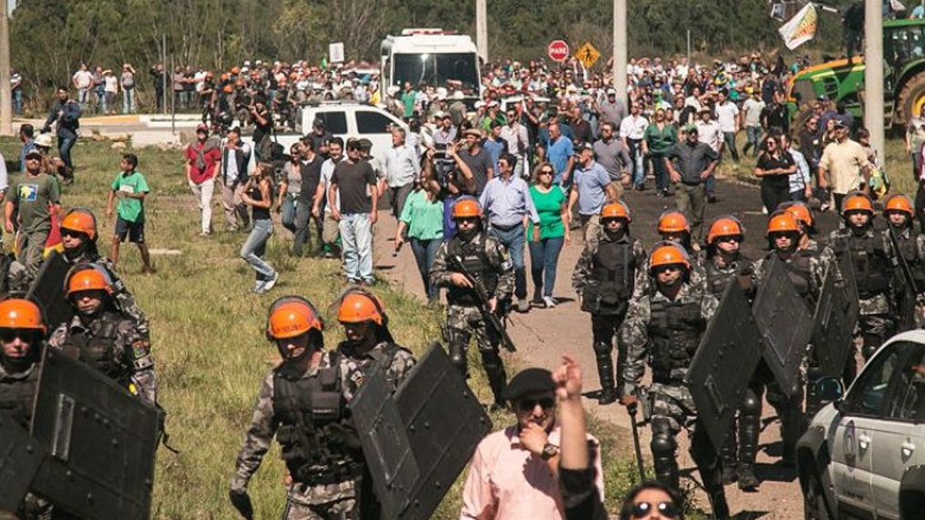 Dilma e Amorim denunciam escalada de milícias extremistas