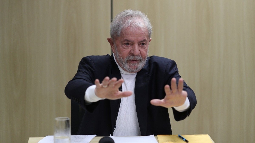 ʽÉ um governo de destruiçãoʼ, diz Lula sobre Bolsonaro