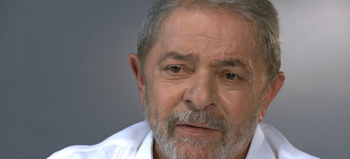 "Este país será o que queremos se conseguirmos garantir a democracia", diz Lula sobre golpe militar