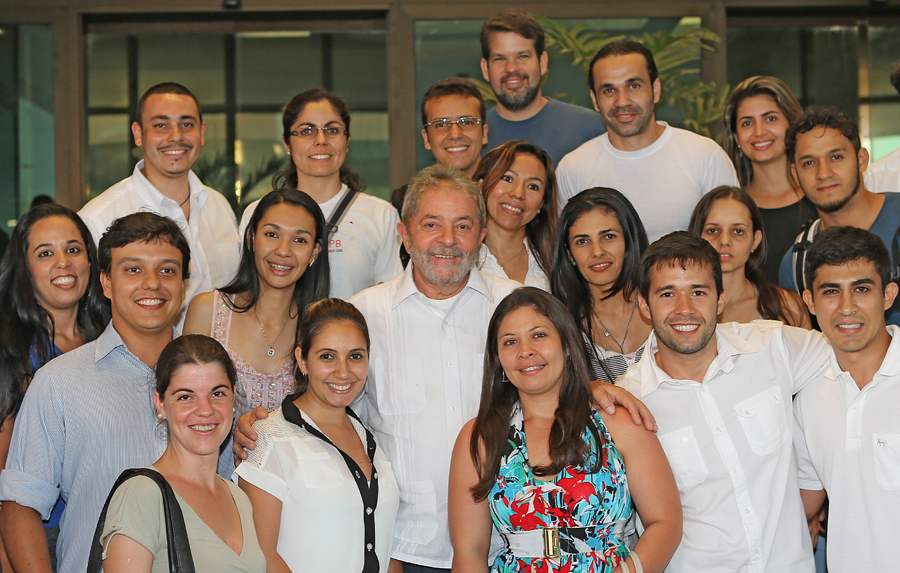 Estudantes brasileiros em Cuba se reúnem com Lula