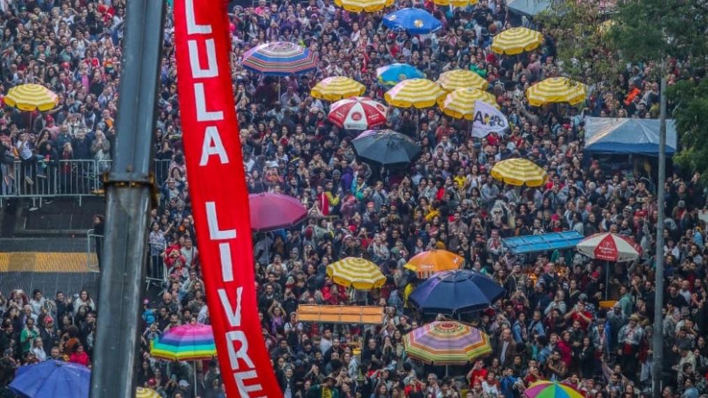 Festival Lula Livre leva 80 mil pessoas à Praça da República, em São Paulo
