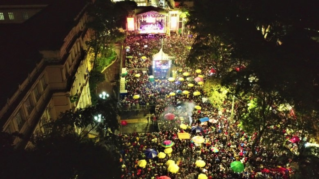 Festival transforma música em símbolo de democracia