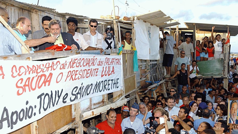 Há 16 anos Lula levava ministros para ver pobreza do Brasil