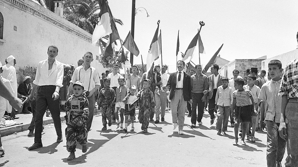 Há 64 anos: Argélia será, finalmente, argelina