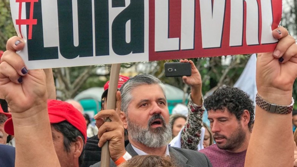 Juízes federais visitam e se solidarizam com Lula