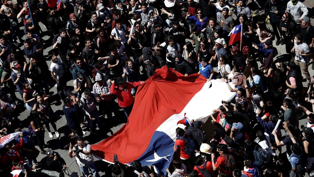 Levante no Chile é resposta ao neoliberalismo, diz Renato Martins