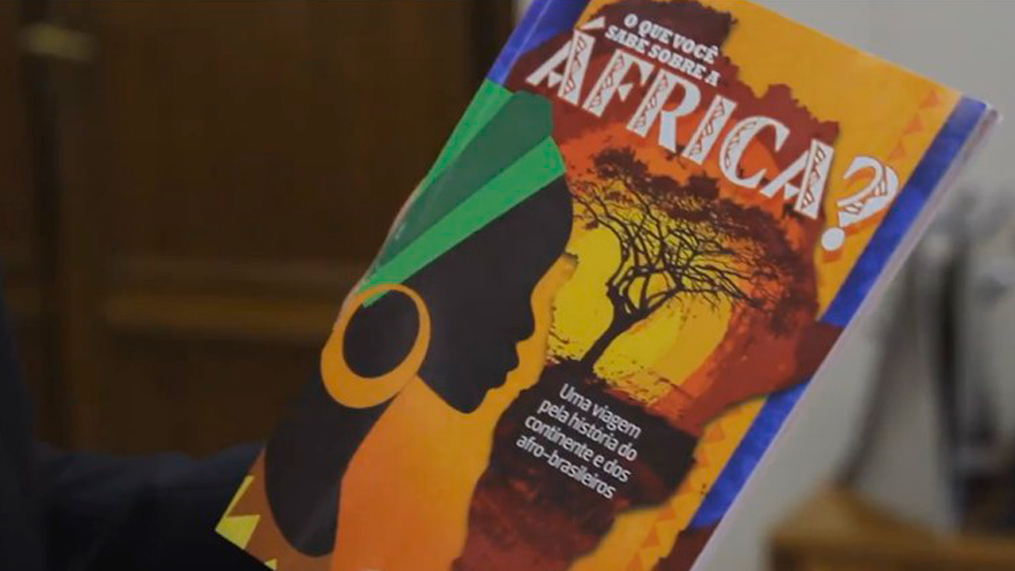 Livro sobre a história da África chega à rede municipal de ensino de São Paulo