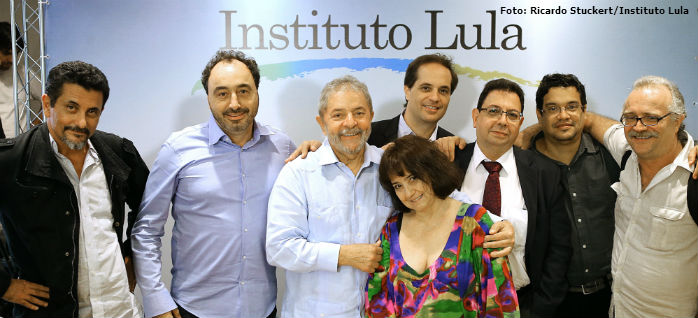 "Dilma é a melhor pessoa para vencer as eleições", diz Lula em entrevista a blogueiros
