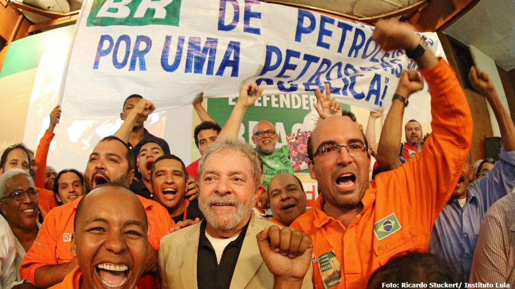 Lula conclama orgulho pela Petrobras em ato de movimentos sociais