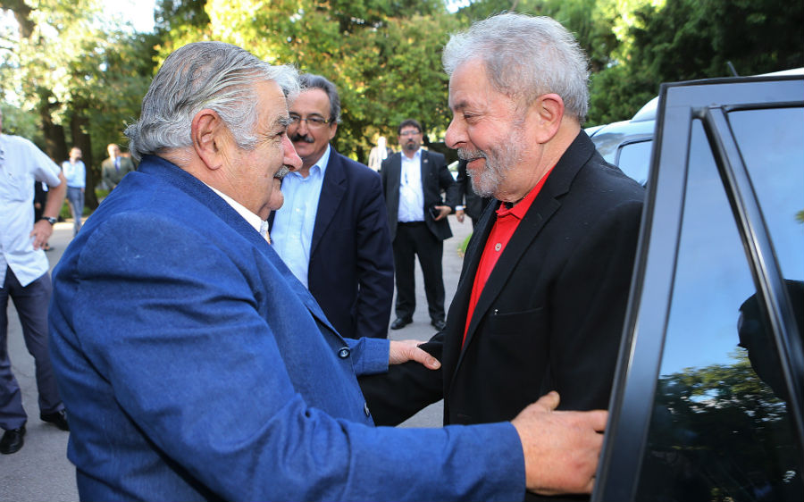 Lula e Mujica se encontram em Montevidéu