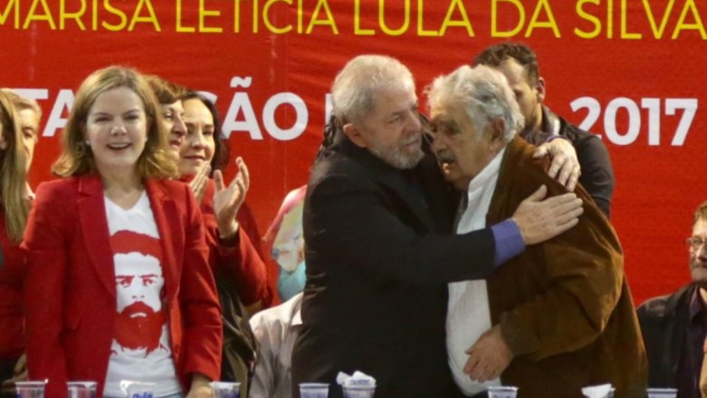 Lula e Mujica se encontram nesta segunda