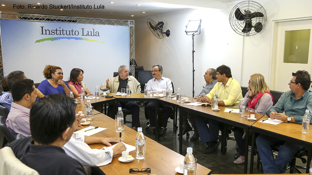 Lula: “É preciso saber o que acontece em cada escola para mudar a educação”