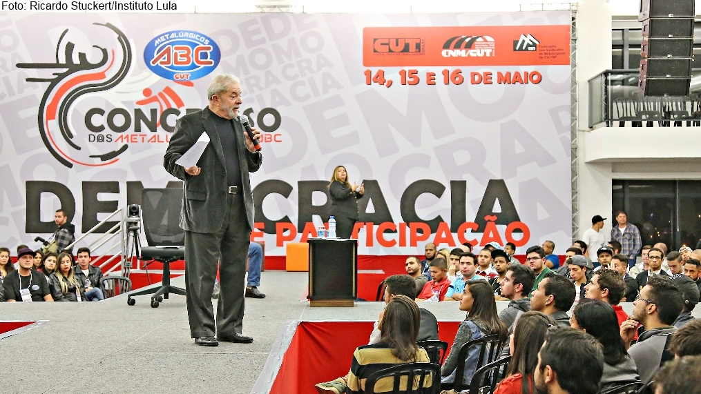 Lula fala de descriminalização da maconha, corrupção e redução da maioridade penal com jovens