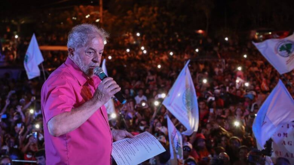Lula participa de ato cultural em Araçuaí