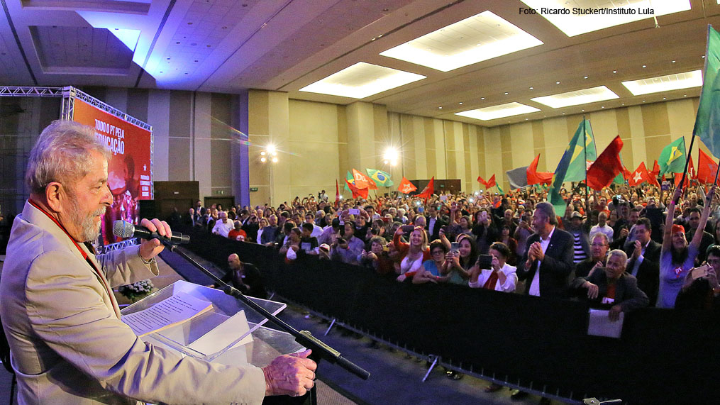 Lula: Nossa tarefa é mobilizar a sociedade para acabarmos com a fome de conhecimento