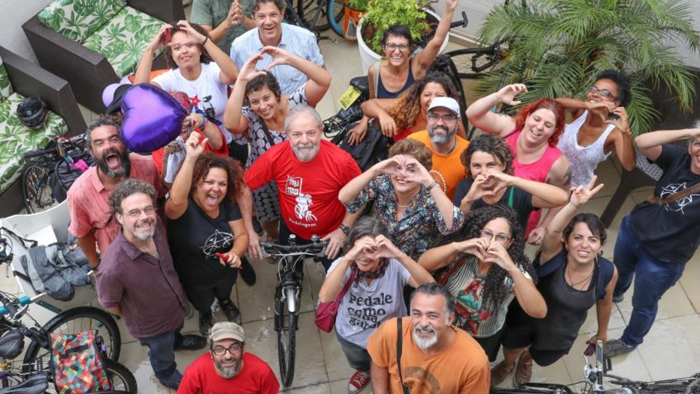 Lula recebe cicloativistas de São Paulo