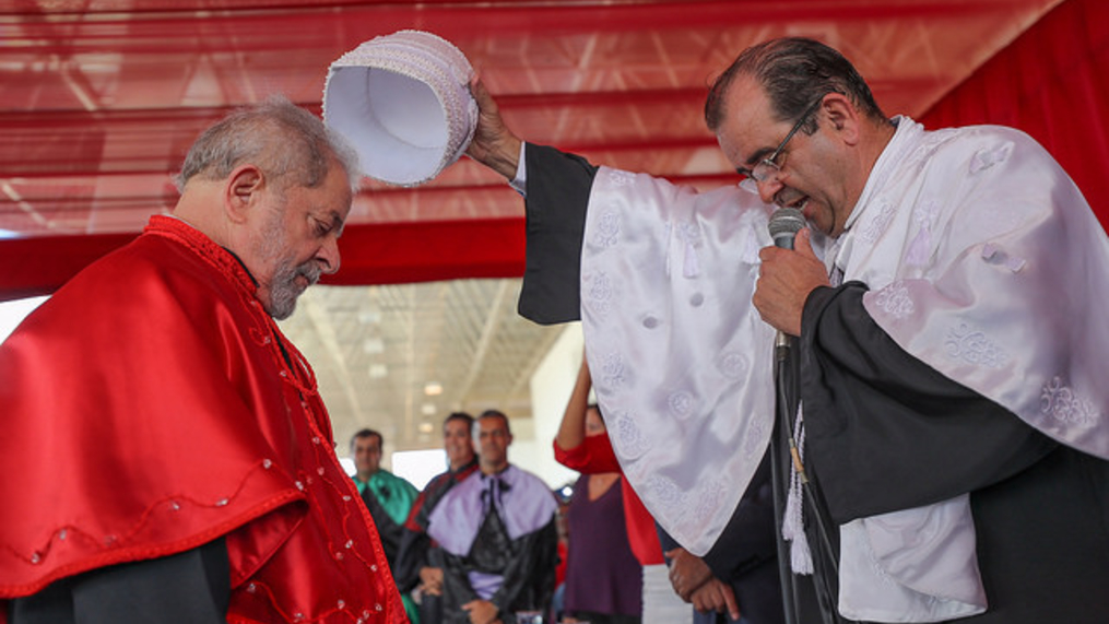 Lula recebe o título de Doutor Honoris Causa em Sergipe