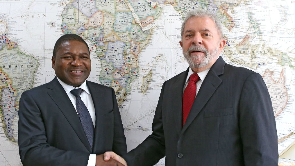 Lula ressalta experiência brasileira em visita de candidato à Presidência de Moçambique