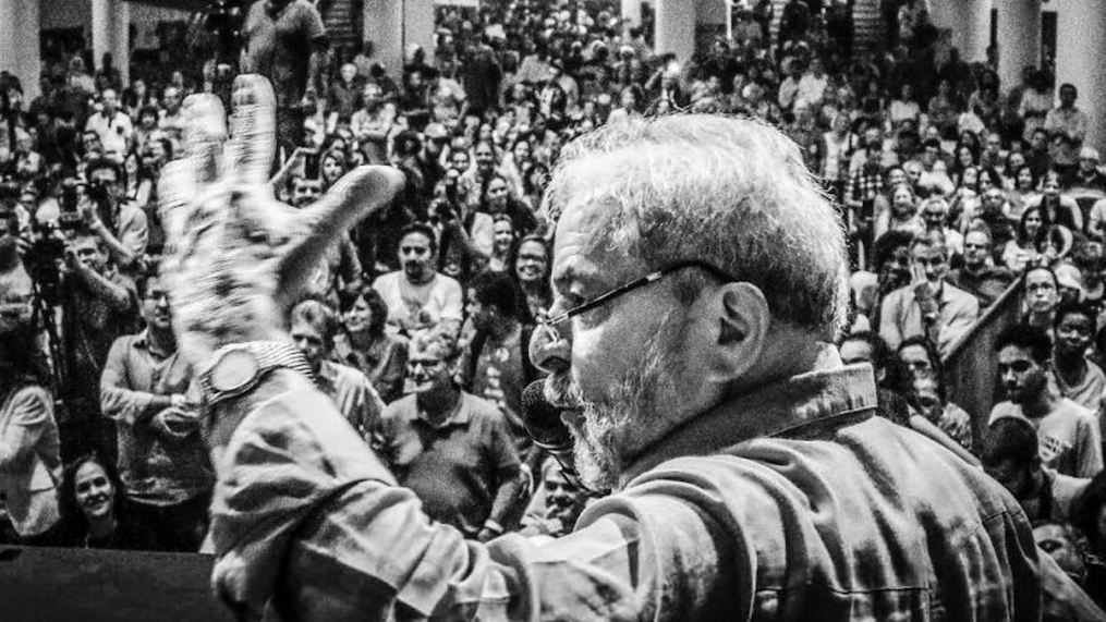 Lula: "Sou só mais um que se levanta em defesa da democracia e contra a repressão da luta popular"