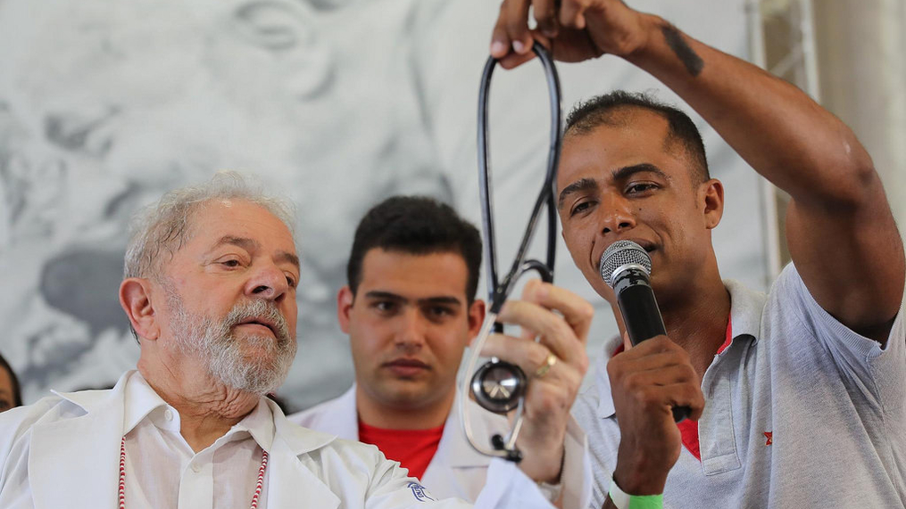 Médicos do MST cuidaram da saúde de Lula durante caravana