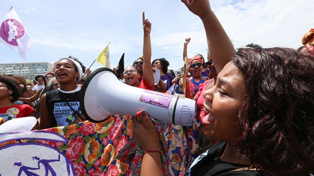 Mulheres se mobilizam para defender direitos sociais e trabalhistas