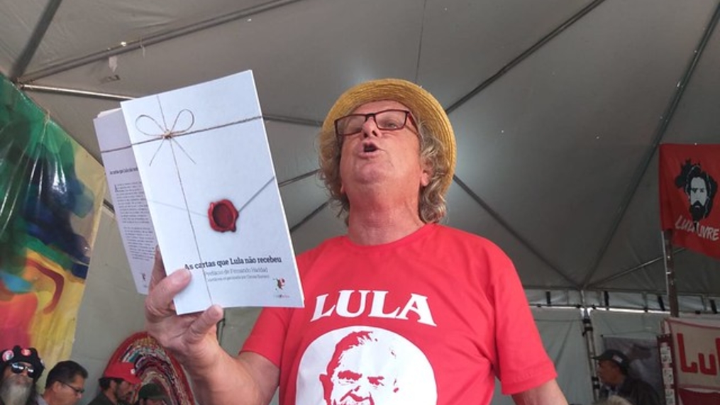 Autores publicam livro ʽAs cartas que Lula não recebeuʼ