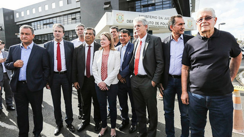 Nove governadores protestam contra a prisão de Lula em Curitiba