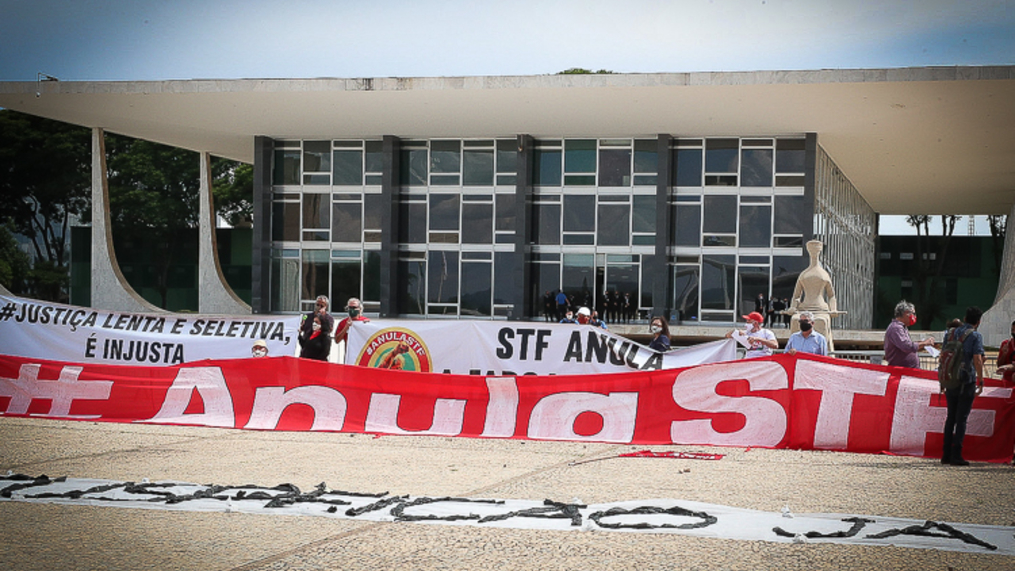Diálogos reafirmam conluio de Moro e Dallagnol contra Lula