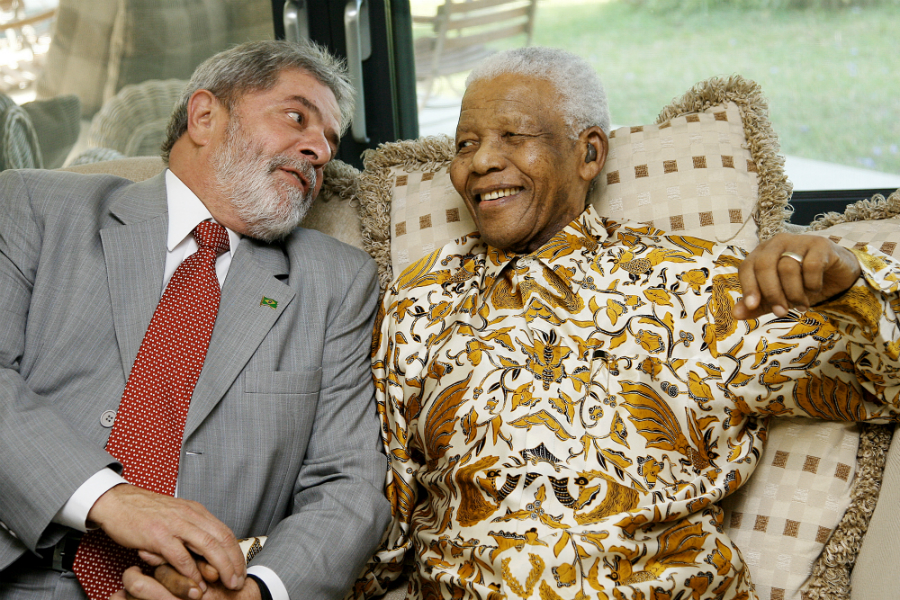 "O mundo perdeu uma das figuras mais extraordinárias que conheci", lamenta Lula sobre morte de Mandela