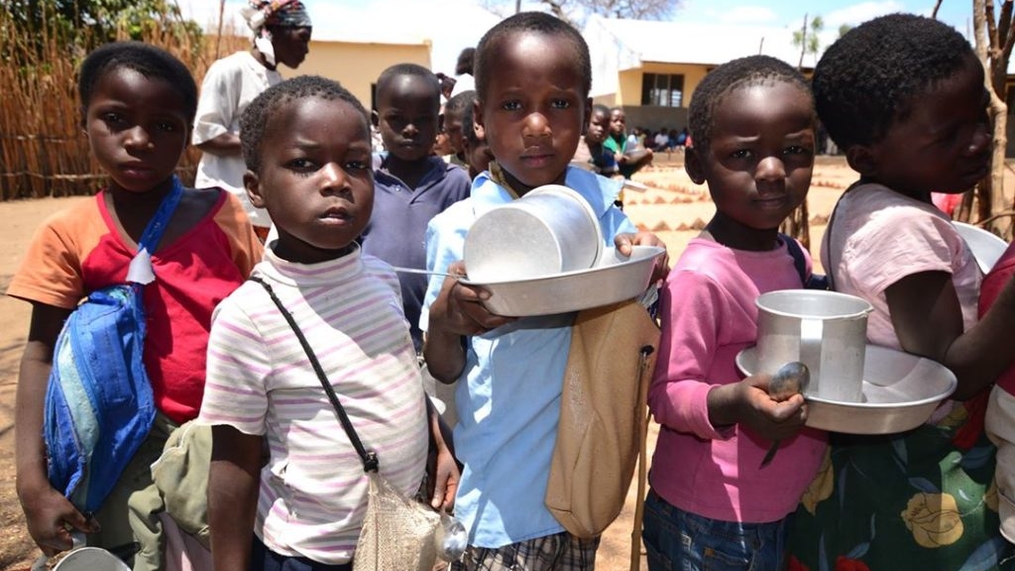 ONU, Brasil e Estados Unidos ajudam Moçambique a expandir rede de alimentação escolar