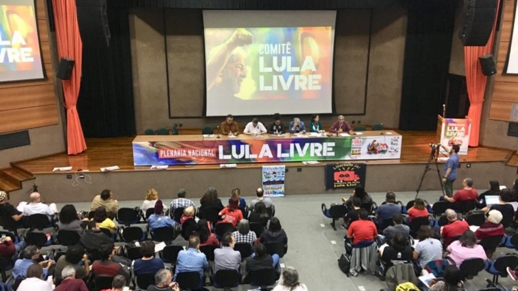 Plenária Lula Livre reacende mobilização pela democracia