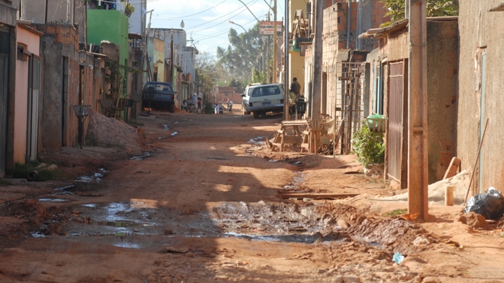Pobreza extrema no Brasil volta aos níveis de 2005 