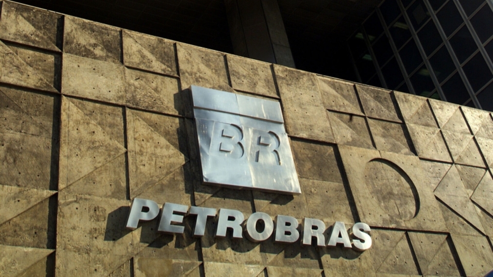 Podcast: Como fica a Petrobras na crise?